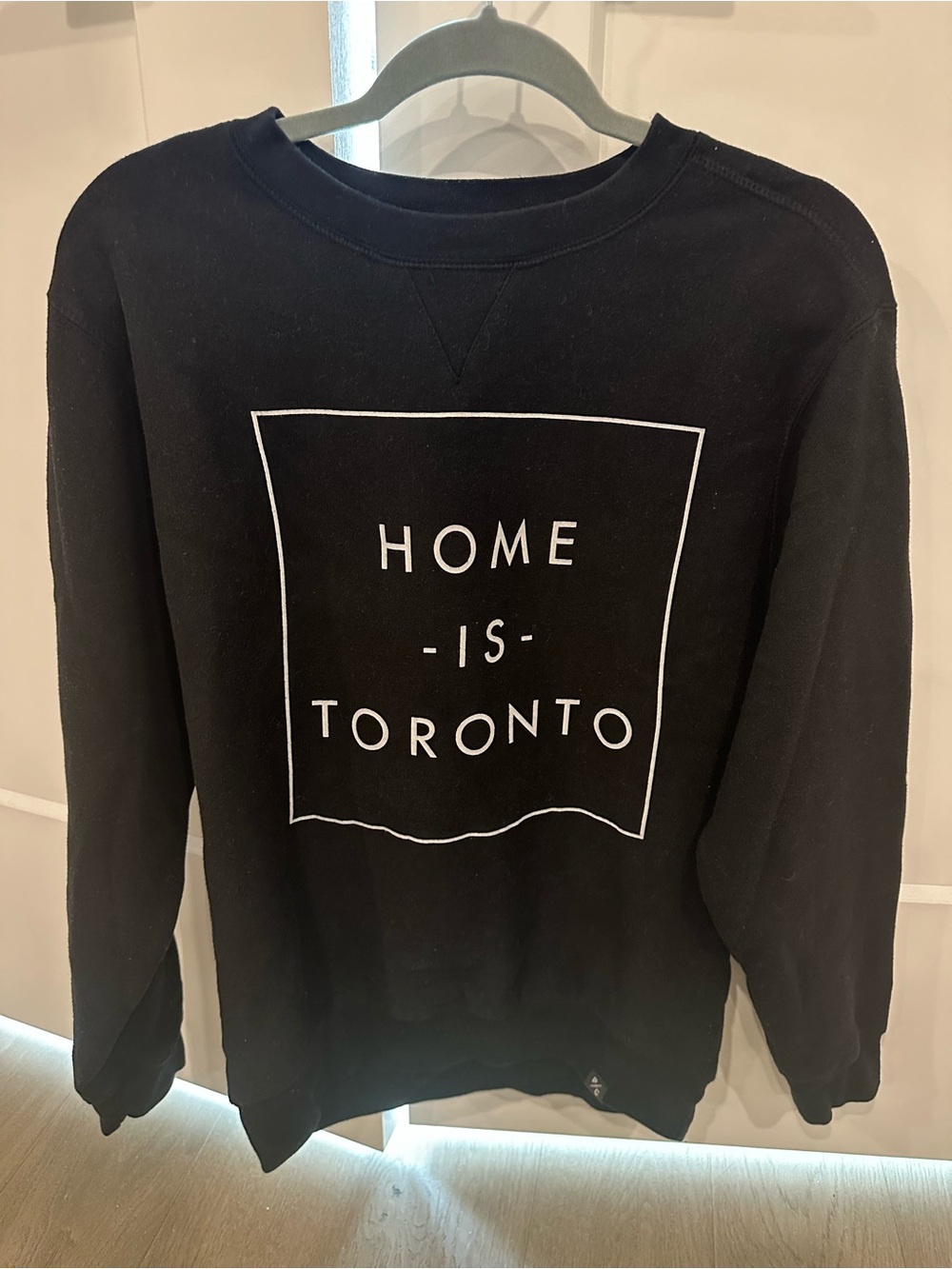 Black "Home is Toronto" Crewneck Sweatshirt unisex size small